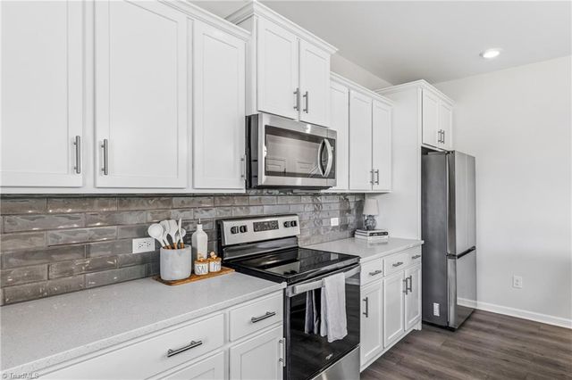 4623 Shattalon Drive, Winston-salem, NC 27106