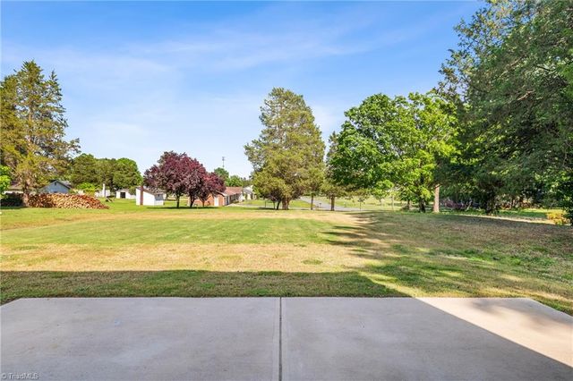 4623 Shattalon Drive, Winston-salem, NC 27106