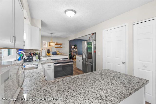 992 Touraine Avenue, East Lansing, MI 48823