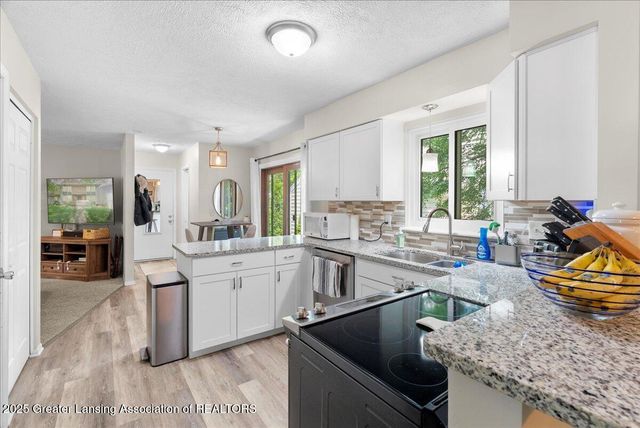 992 Touraine Avenue, East Lansing, MI 48823