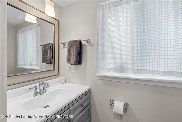 992 Touraine Avenue, East Lansing, MI 48823