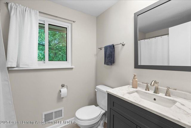 992 Touraine Avenue, East Lansing, MI 48823