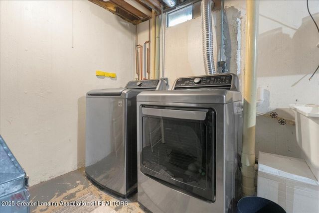 992 Touraine Avenue, East Lansing, MI 48823