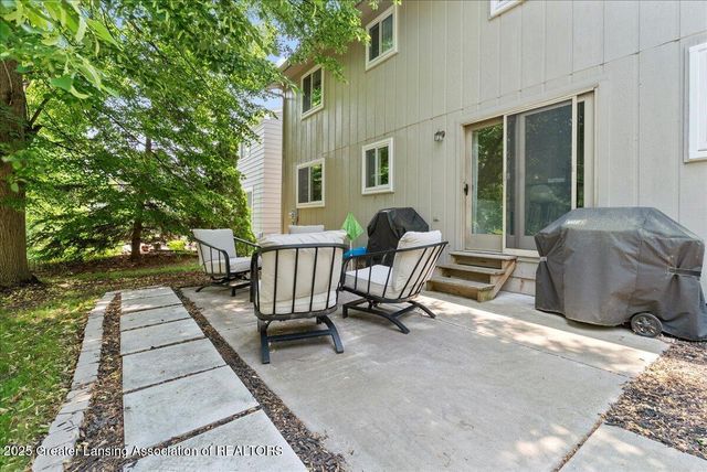 992 Touraine Avenue, East Lansing, MI 48823