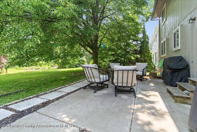 992 Touraine Avenue, East Lansing, MI 48823