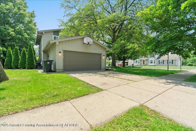 992 Touraine Avenue, East Lansing, MI 48823