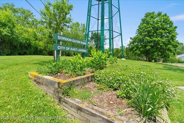 992 Touraine Avenue, East Lansing, MI 48823