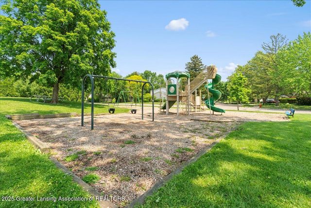 992 Touraine Avenue, East Lansing, MI 48823