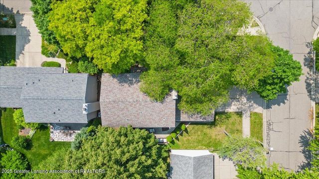 992 Touraine Avenue, East Lansing, MI 48823