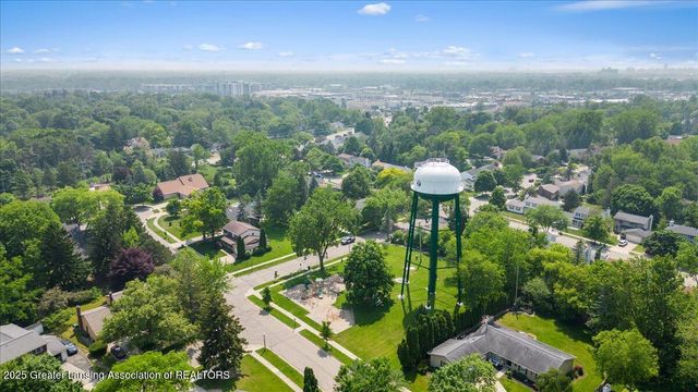 992 Touraine Avenue, East Lansing, MI 48823