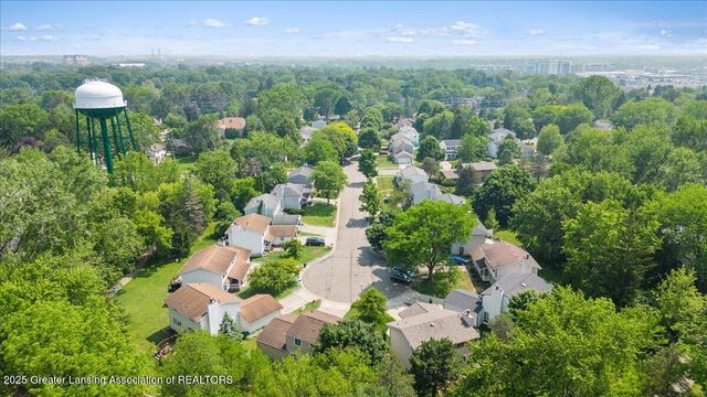 992 Touraine Avenue, East Lansing, MI 48823