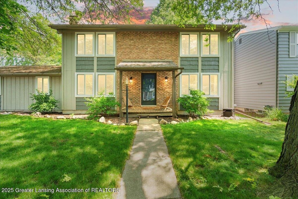 992 Touraine Avenue, East Lansing, MI 48823