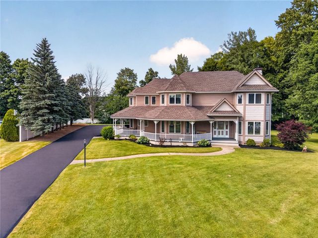 15 Crossbow Drive, Penfield, NY 14526