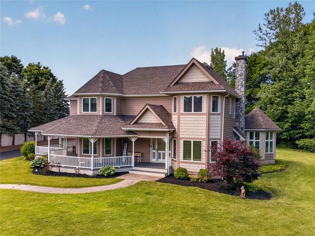 15 Crossbow Drive, Penfield, NY 14526