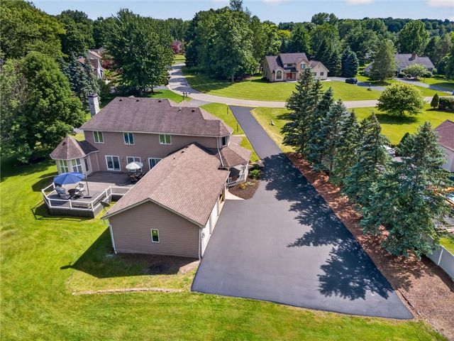 15 Crossbow Drive, Penfield, NY 14526