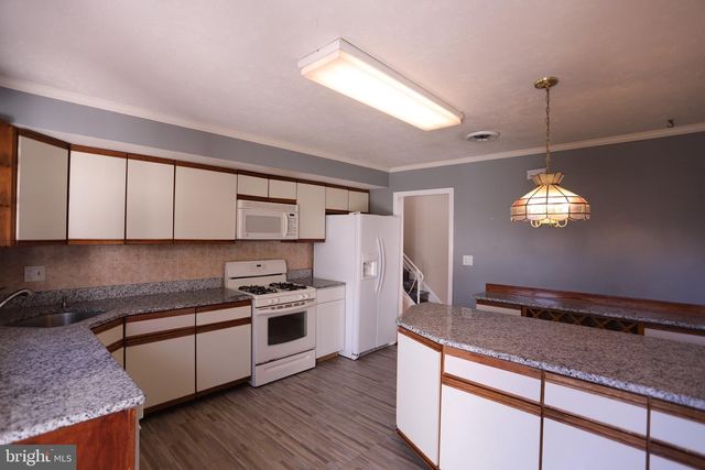 1443 VALLEY FORGE RD, Wayne, PA 19087