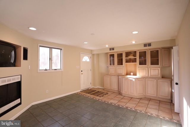 1443 VALLEY FORGE RD, Wayne, PA 19087