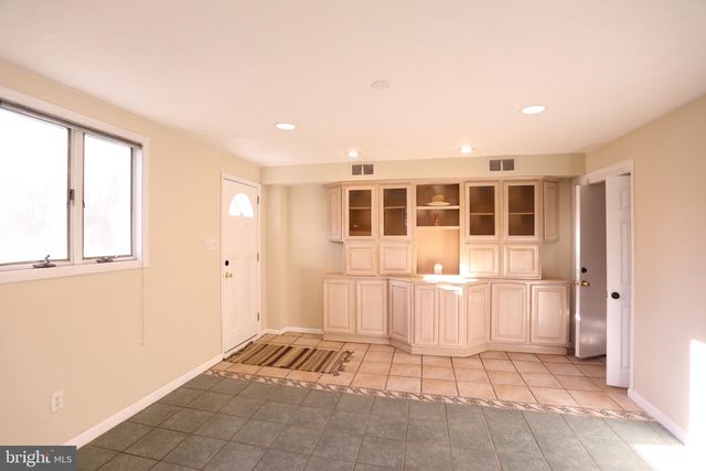 1443 VALLEY FORGE RD, Wayne, PA 19087