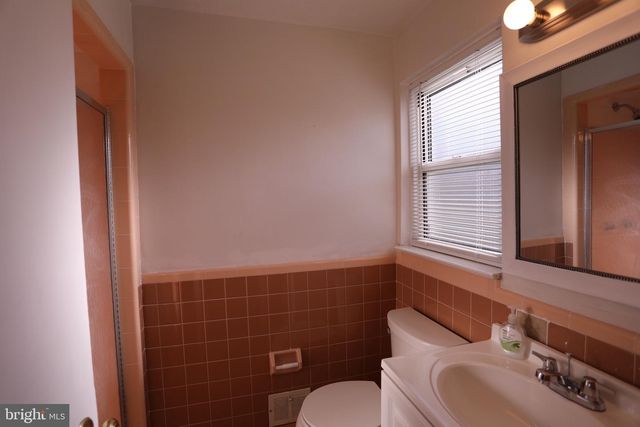 1443 VALLEY FORGE RD, Wayne, PA 19087