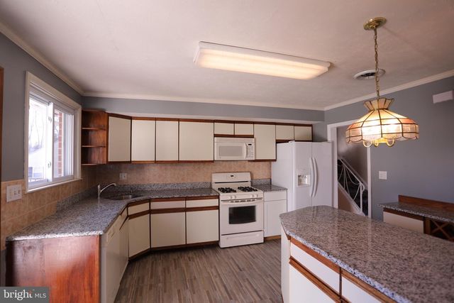 1443 VALLEY FORGE RD, Wayne, PA 19087