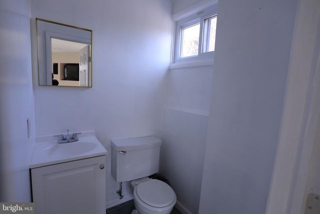 1443 VALLEY FORGE RD, Wayne, PA 19087