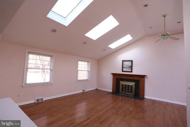 1443 VALLEY FORGE RD, Wayne, PA 19087