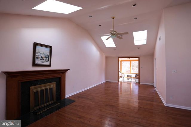 1443 VALLEY FORGE RD, Wayne, PA 19087