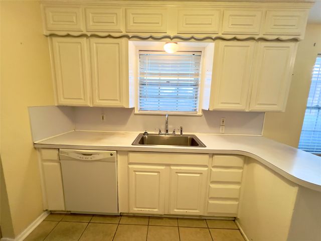 212 Straw Road, Saginaw, TX 76179