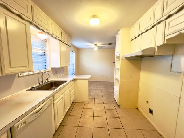 212 Straw Road, Saginaw, TX 76179