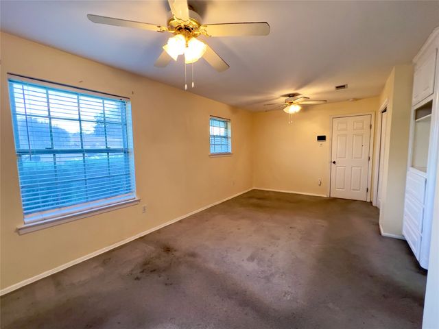 212 Straw Road, Saginaw, TX 76179