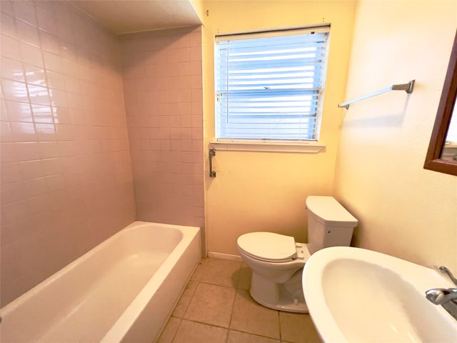 212 Straw Road, Saginaw, TX 76179