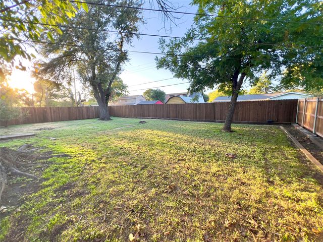 212 Straw Road, Saginaw, TX 76179