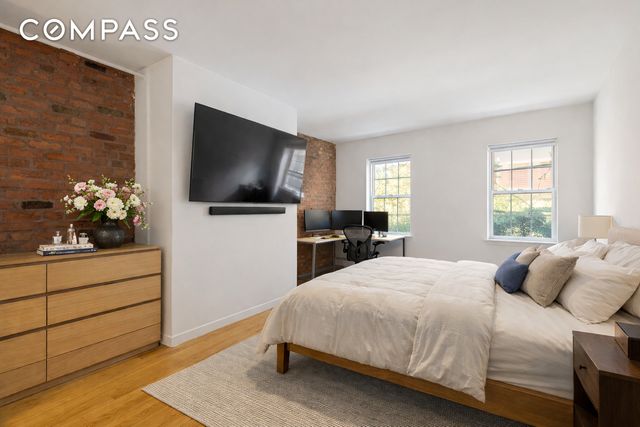 449 Hudson Street, New York City, NY 10014