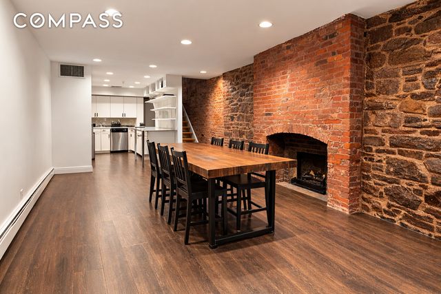 449 Hudson Street, New York City, NY 10014