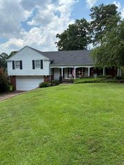 645 Patrick Place NE, Sandy Springs, GA 30328