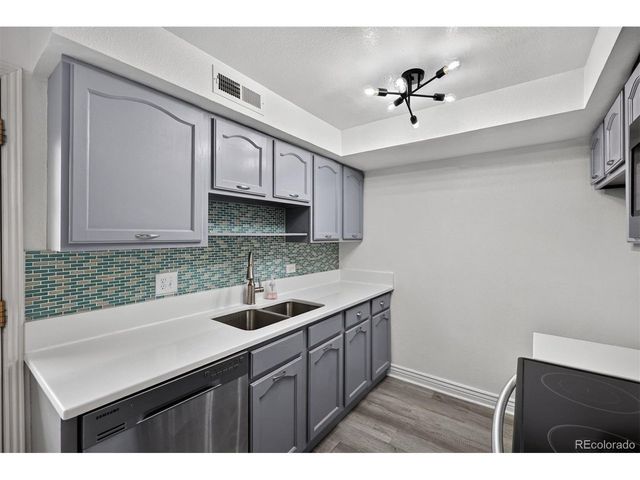 1536 S Pierson St 118, Lakewood, CO 80232