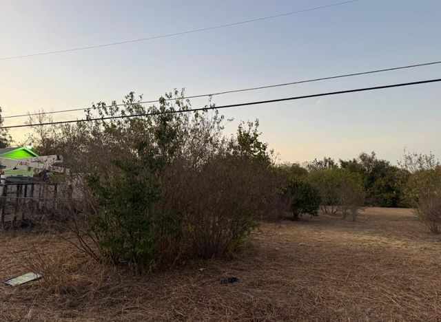 1121 Miller ST, Taylor, TX 76574