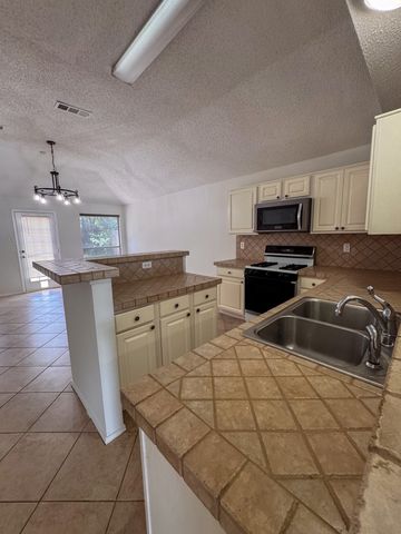 2201 Silverthorn Lane, Flower Mound, TX 75028