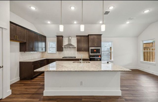 3832 Pennington Avenue, Little Elm, TX 75068