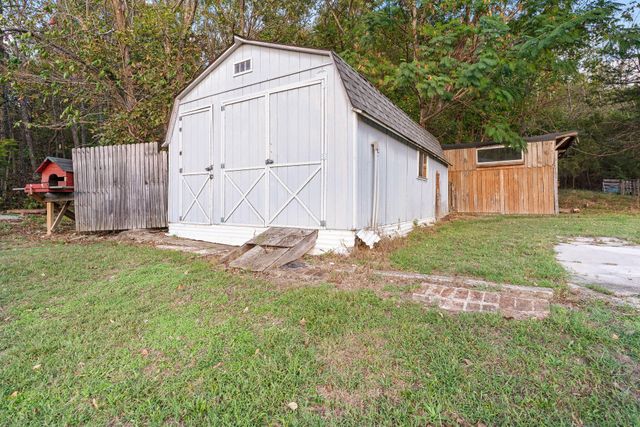 6054 N Farm Road 129, Springfield, MO 65803