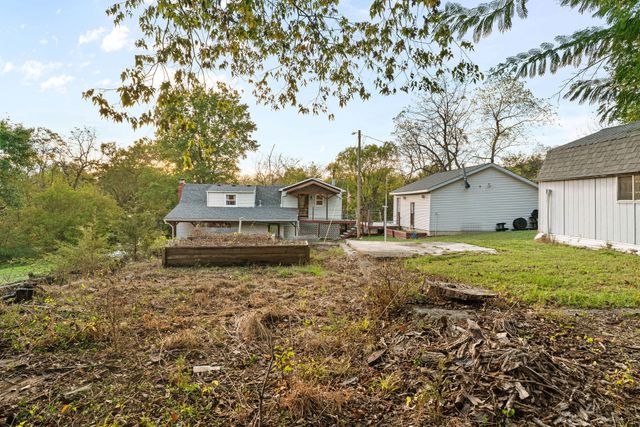 6054 N Farm Road 129, Springfield, MO 65803