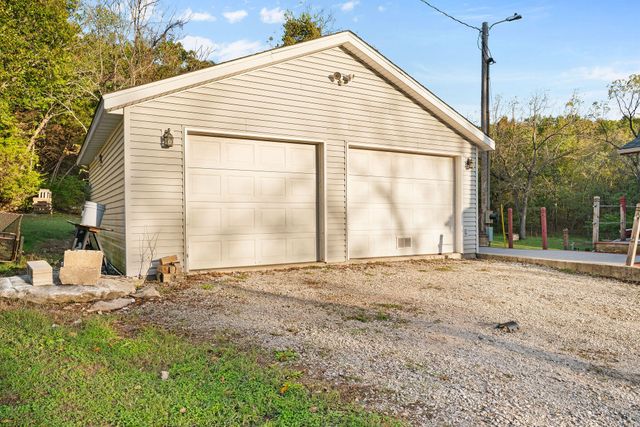 6054 N Farm Road 129, Springfield, MO 65803
