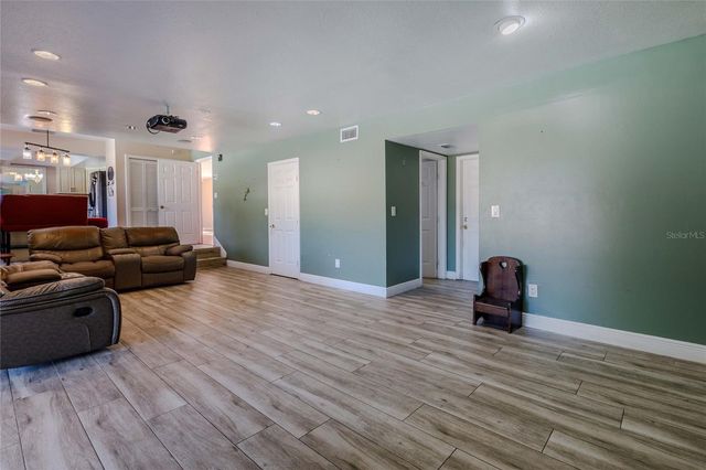 1704 ORANGE HILL WAY, Brandon, FL 33510