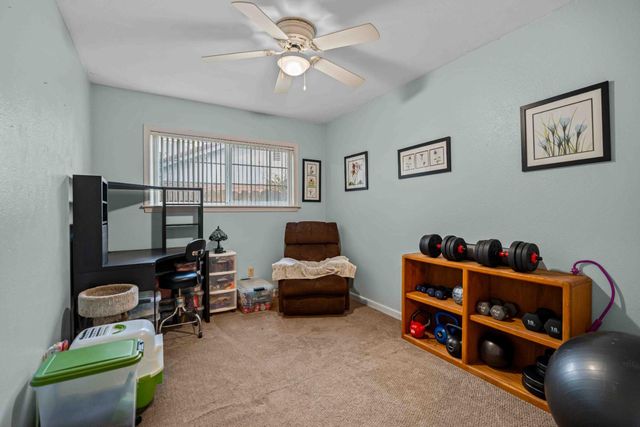 3913 Peacock Ln, Modesto, CA 95356