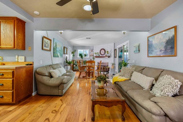 3913 Peacock Ln, Modesto, CA 95356