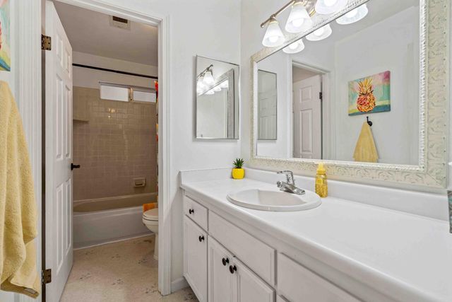 3913 Peacock Ln, Modesto, CA 95356