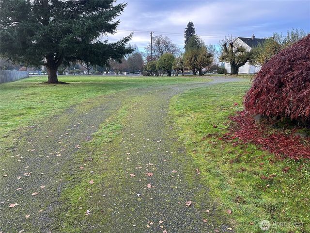 12325 VALLEY AVE E, Puyallup, WA 98390