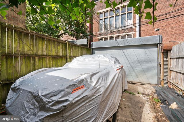 320 S JUNIPER ST, Philadelphia, PA 19107