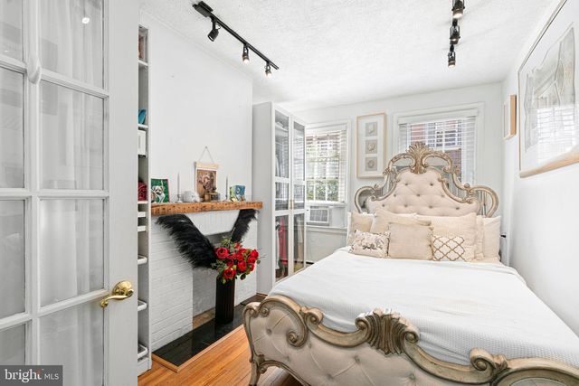 320 S JUNIPER ST, Philadelphia, PA 19107
