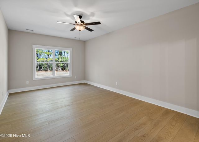 161 Twining Rose Lane, Holly Ridge, NC 28445